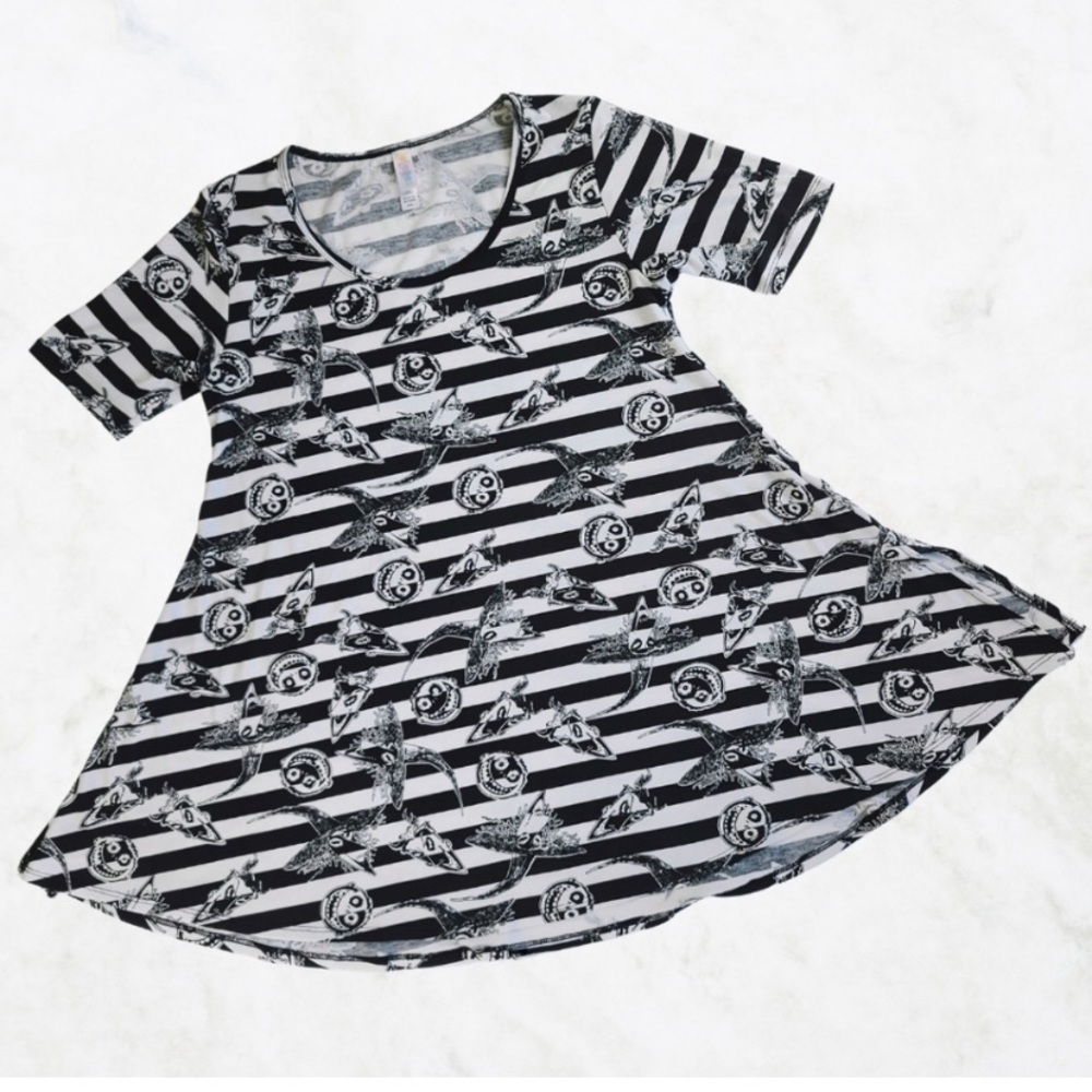 Disney LuLaRoe 🎃The Nightmare Before Christmas Perfect T